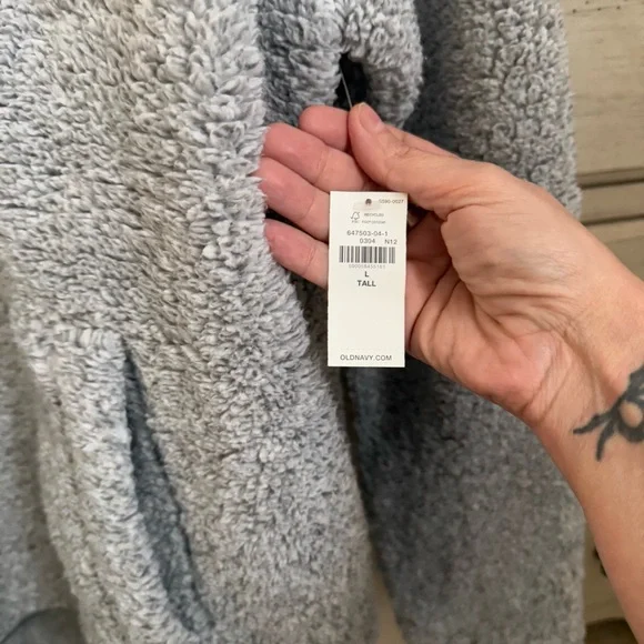 Old Navy Gray Sherpa quarter zip - Picture 4 of 8